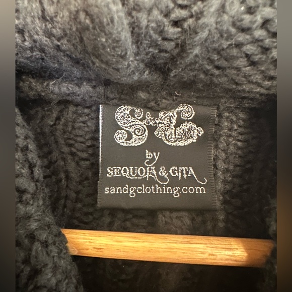 S&G Fringe Cape - Hooded Knit and Leather Poncho - Picture 7 of 13